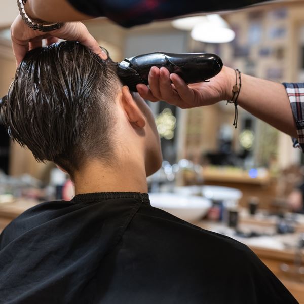 Πότε είναι η ώρα να άλλαξεις κούρεμα-κι ας μην στο λένε οι φίλοι σου