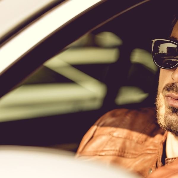 Πώς θα αγοράσεις τα τέλεια γυαλιά για το πρόσωπό σου