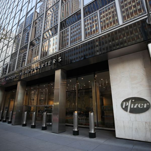 Γιατί εμπειρογνώμονες της FDA ψήφισαν "όχι" στην έγκριση του εμβολίου της Pfizer