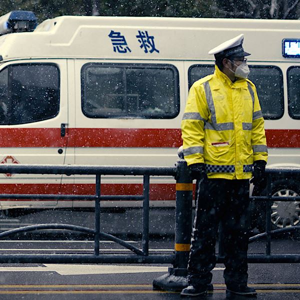 "76 Ημέρες": Το ντοκιμαντέρ για το επίκεντρο της πανδημίας