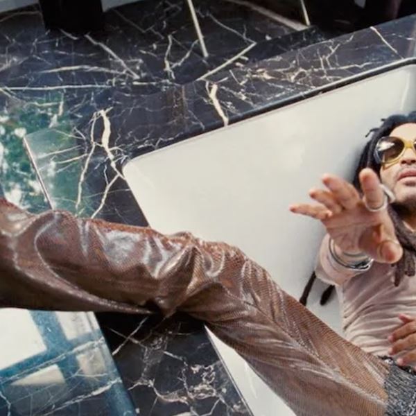 TK421, το τεράστιο comeback του Lenny Kravitz