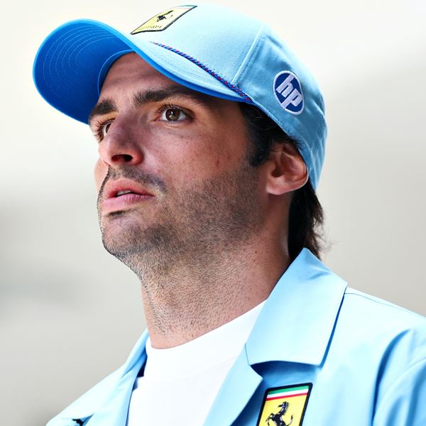 Με τον Carlos Sainz πάει η Ford στο Ράλι Ντακάρ του 2025