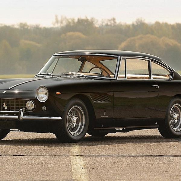 Η Ferrari 250 GTE 2+2 του 1962 είναι και πάλι εδώ, ομορφότερη από ποτέ