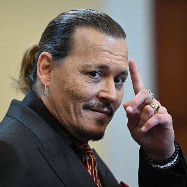 Ο Johnny Depp έζησε μία μίνι αποθέωση στις Κάννες