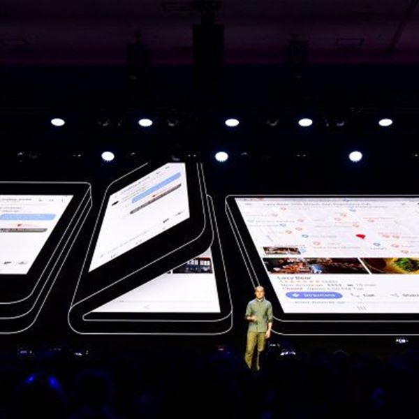 Η Samsung παρουσίασε το πρώτο πτυσσόμενο smartphone της