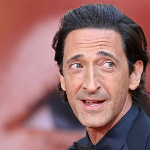 Στον 'οίκο' του Adrien Brody το στυλ είναι διαχρονικό