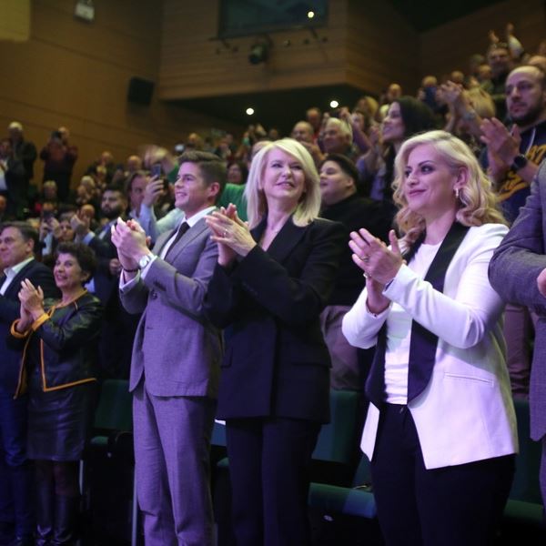 Κίνημα Δημοκρατίας: Ένα κόμμα ιδεολογικό super market