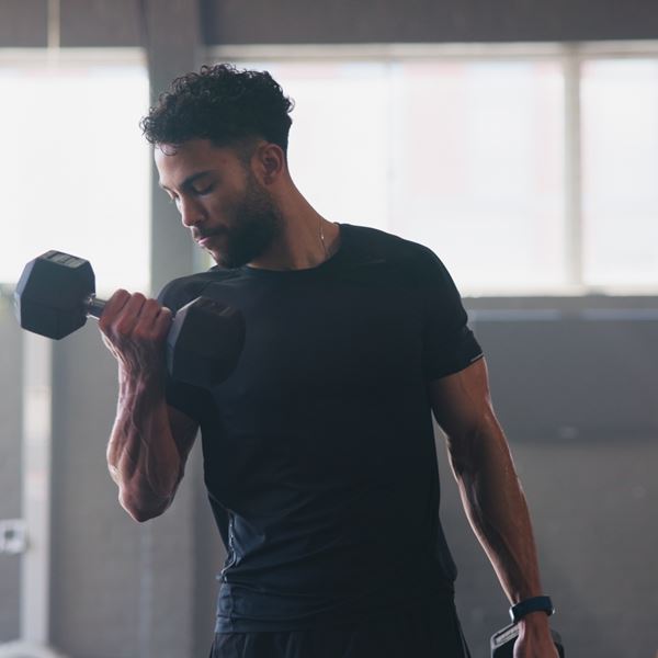 Ποιες ασκήσεις στο γυμναστήριο δεν σε βοηθάνε να χτίσεις μυς