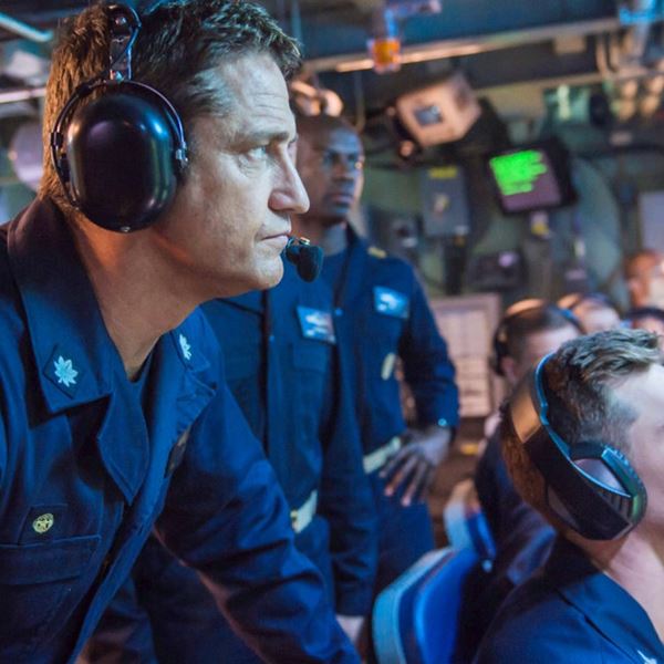 Υποβρύχια, τορπίλες κι άπειρη δράση για τον Gerard Butler στο trailer του Hunter Killer