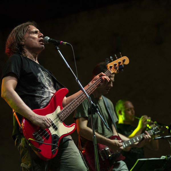 O Στέλιος Σαλβαδόρ δεν σταμάτησε ποτέ να τραγουδά το Παυσίπονο