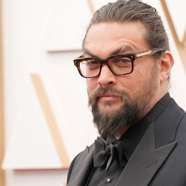 O Jason Momoa πάει Χαβάη για το Apple TV+
