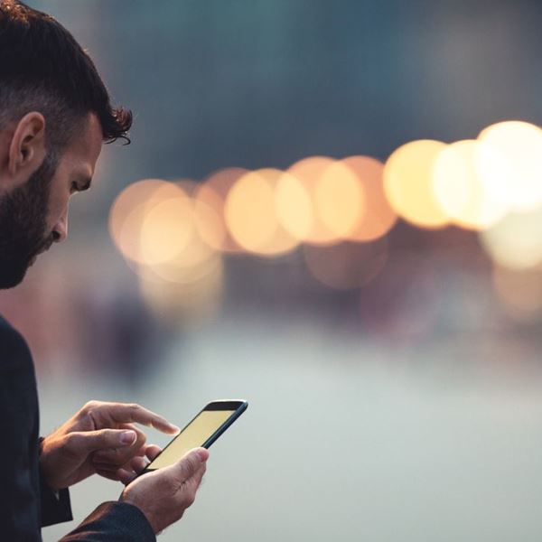 Θα αγόραζες iPhone με μηνιαία συνδρομή;