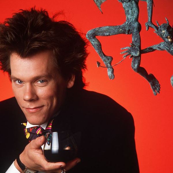Το smart casual look του Kevin Bacon στα 80s δεν είναι μόνο νοσταλγία