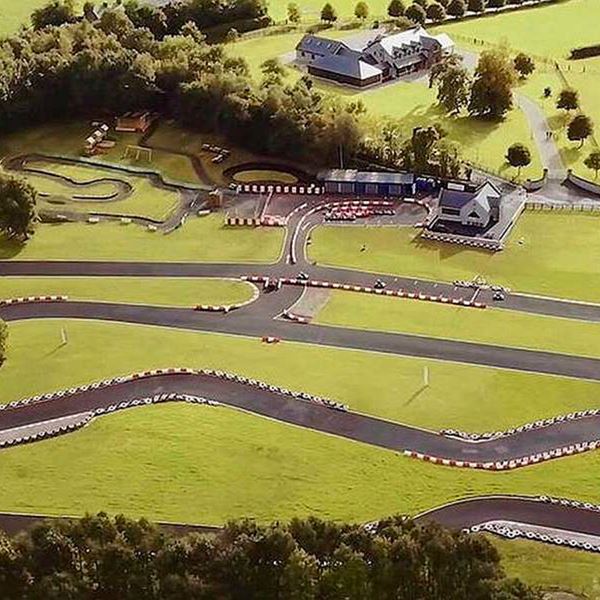 Αυτή η έπαυλη στην Ιρλανδία πραγματοποιεί το όνειρο κάθε fan του go-kart