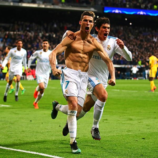 Τι συμβαίνει με το six pack του Cristiano Ronaldo - όπως το εξήγησε ένας πλαστικός χειρουργός