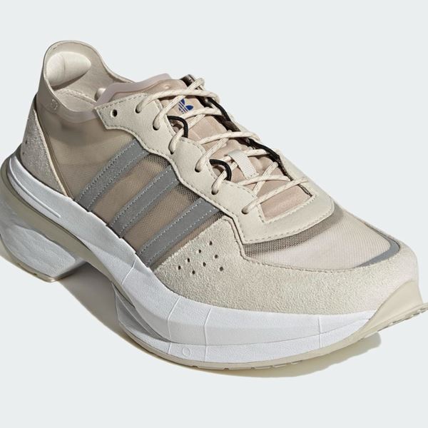 Τα νέα παπούτσια της Adidas μας δείχνουν ψηλότερους