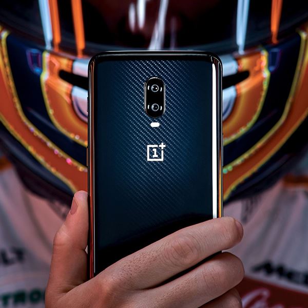 Η McLaren και η OnePlus έφτιαξαν το πιο γρήγορο smartphone του πλανήτη