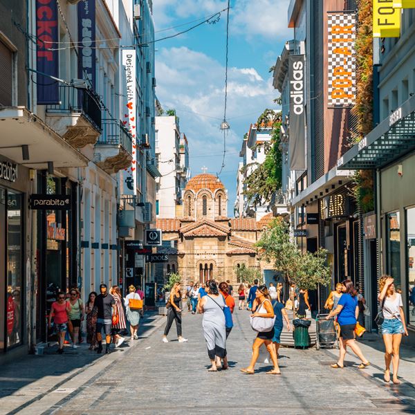 Πρεμιέρα για τις θερινές εκπτώσεις