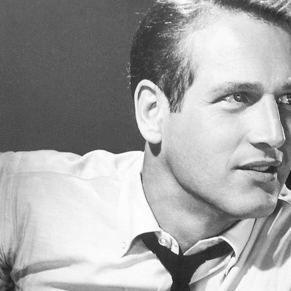 Η πασπαρτού άνεση του λευκού oxford πουκαμίσου