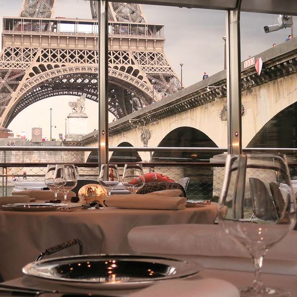 Το νέο εστιατόριο του Alain Ducasse επιπλέει στον Σηκουάνα