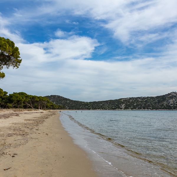 Οι 19 παραλίες της Αττικής με Γαλάζια Σημαία