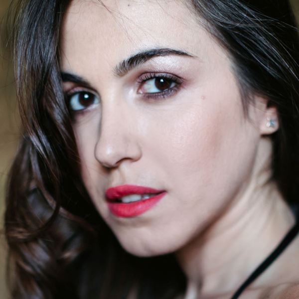 Η Ειρήνη Φαναριώτη είναι το κορίτσι της διπλανής πόρτας