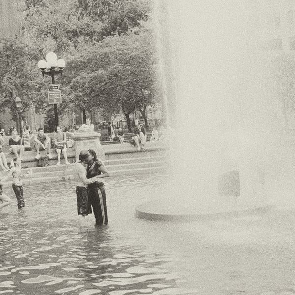 Μόλις ακούσαμε το νέο τραγούδι του Jack Savoretti και είναι μία ωδή στις αγάπες που αντέχουν