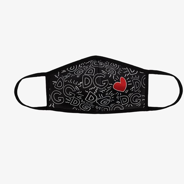 Μάσκες προστασίας με επώνυμη υπογραφή