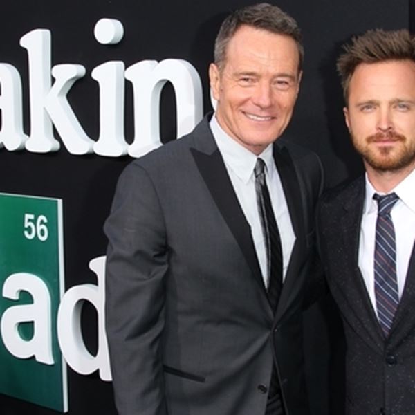 Οι πρωταγωνιστές του Breaking Bad έγιναν μπάρμεν για μία νύχτα