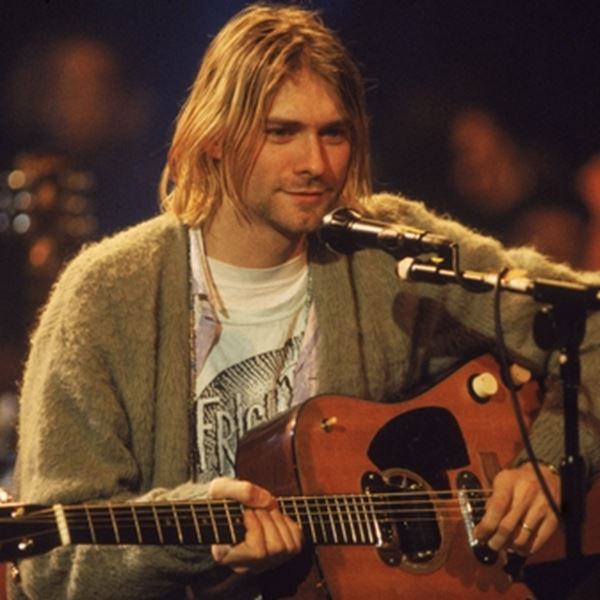 Στο 'σφυρί' κιθάρες των Eric Clapton και Kurt Cobain