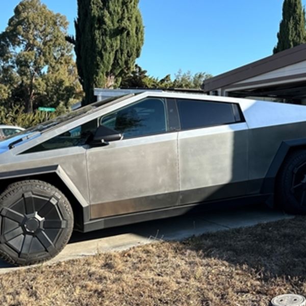 To Cybertruck θα μπορεί να χρησιμοποιηθεί και ως σκάφος, λέει ο Elon Musk