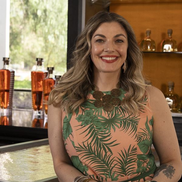 Lauren Mote, τι παίζει με την τεκίλα σήμερα;