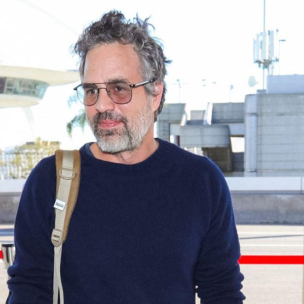 To άψογο flight outfit του Mark Ruffalo