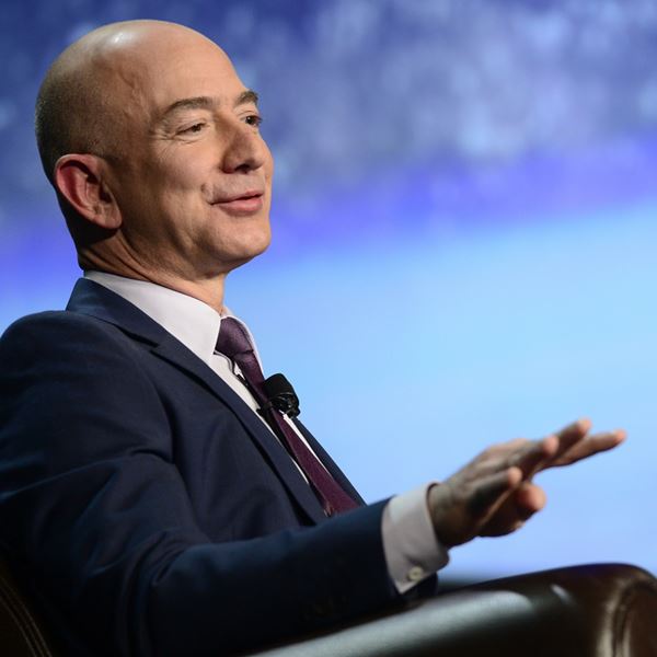 O Jeff Bezos ίσως γίνει ο πρώτος τρισεκατομμυριούχος στον πλανήτη