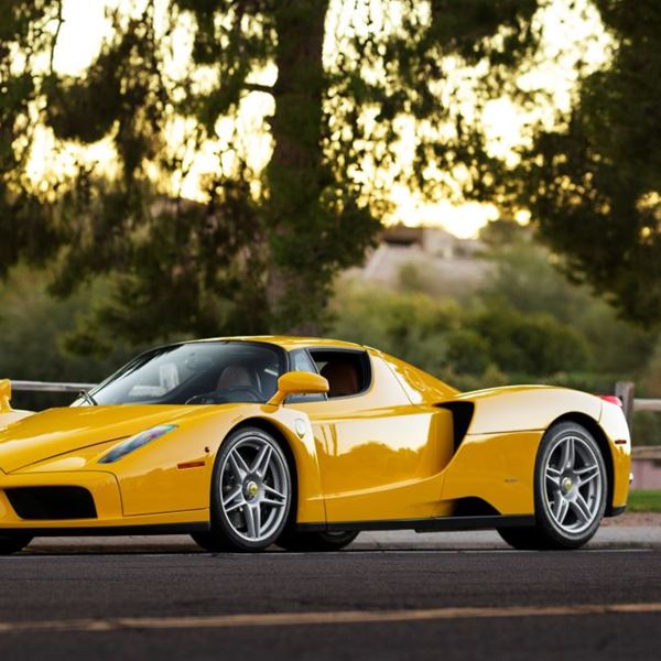 Μία διάσημη κίτρινη Ferrari από τα 00s βγαίνει στο σφυρί