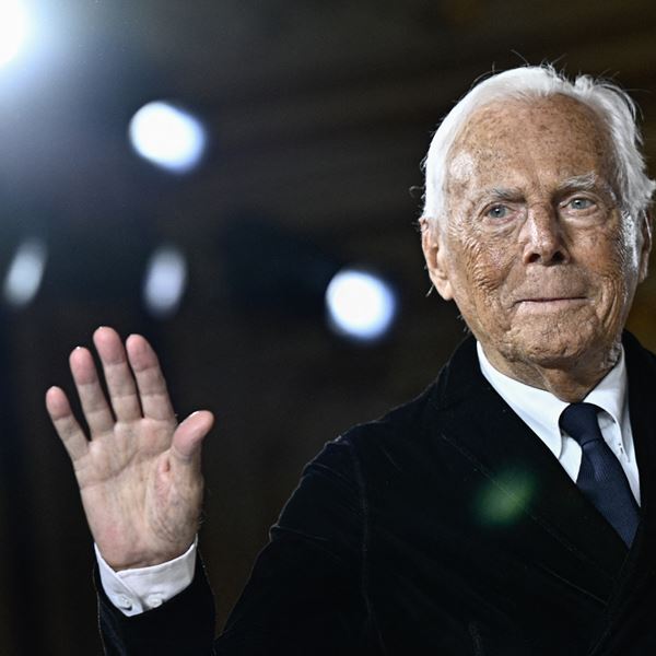 Έφυγε από τη ζωή ο μεγάλος σχεδιαστής μόδας Giorgio Armani