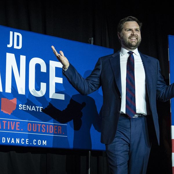 Όλοι διαβάζουν το Hillbilly Elegy, το βιβλίο του JD Vance