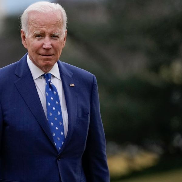 Job alert: O Joe Biden ψάχνει meme manager και πληρώνει ένα σκασμό λεφτά