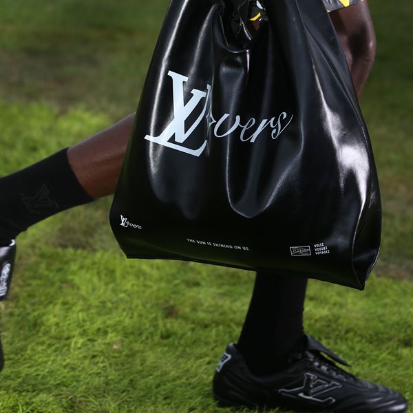 Λατρέψαμε τα LV Footprint Soccer sneakers του Pharrell Williams