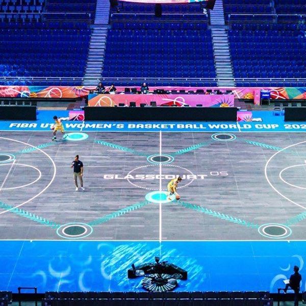 Glass floor αντί για παρκέ, στο πράσινο ΟΑΚΑ