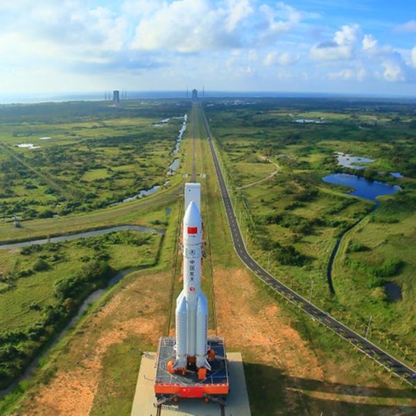 Τι πραγματικά ισχύει με τον κινέζικο πύραυλο που θα πέσει στη Γη