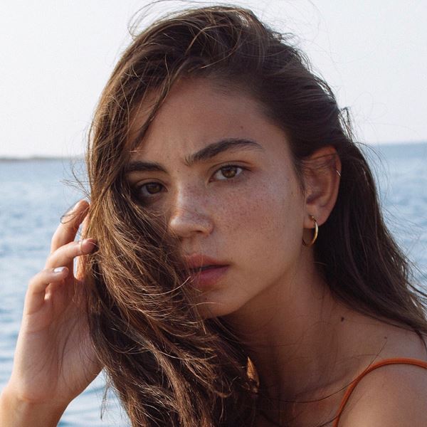 Η εξωτική ομορφιά της Christina Nadin