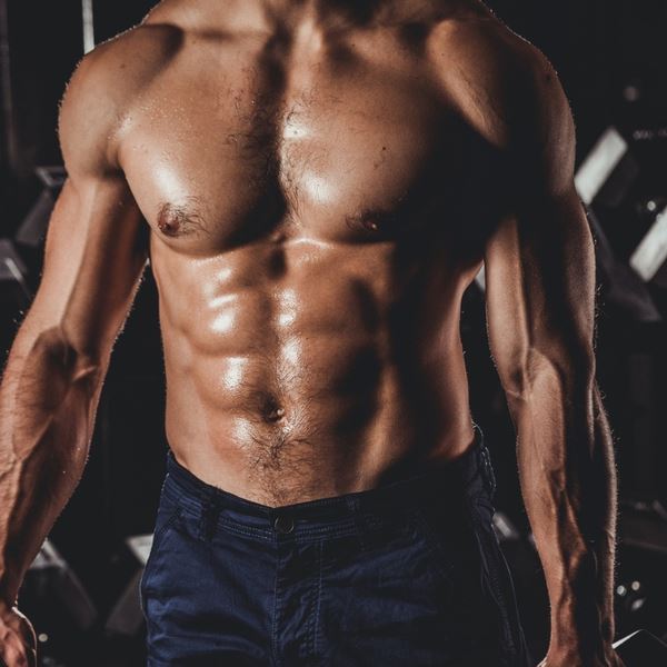 Αποκτώντας ανάγλυφο six pack