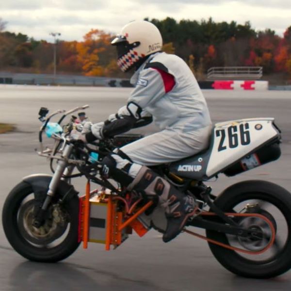 Η μοτοσικλέτα του μέλλοντος θα χρησιμοποιεί ένα επαναστατικό καύσιμο