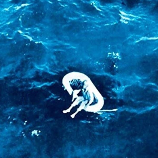 Το εφιαλτικό μυστικό του 11χρονου κοριτσιού που βρέθηκε να επιπλέει ολομόναχο στη μέση του ωκεανού