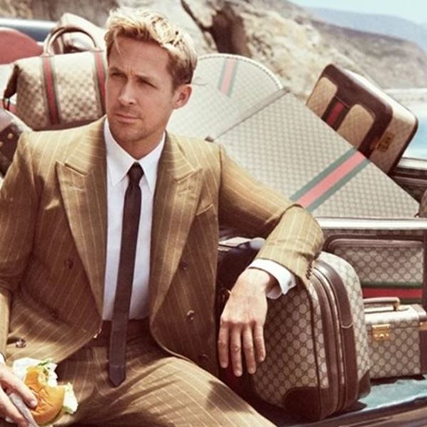 O Ryan Gosling ταξιδεύει για το σπίτι των Gucci
