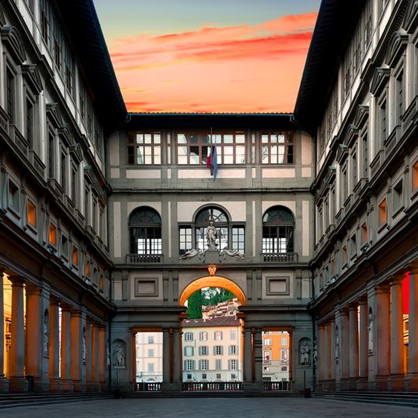 Το Uffizi της Φλωρεντίας τιμά τα 700 χρόνια από τον θάνατο του Δάντη