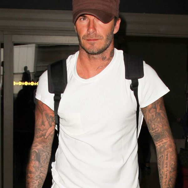 Ωδή στο λευκό T-shirt του David Beckham