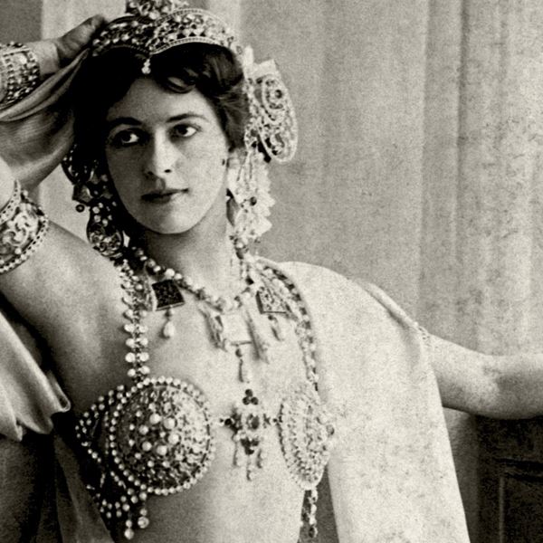 Μάτα Χάρι: Εξωτική χορεύτρια, sex worker, κατάσκοπος βήτα διαλογής