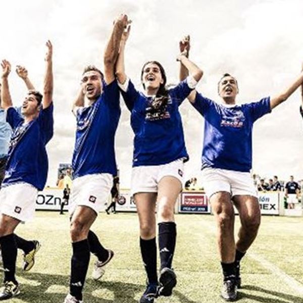 Ένα τουρνουά ποδοσφαίρου στην πλατεία Συντάγματος